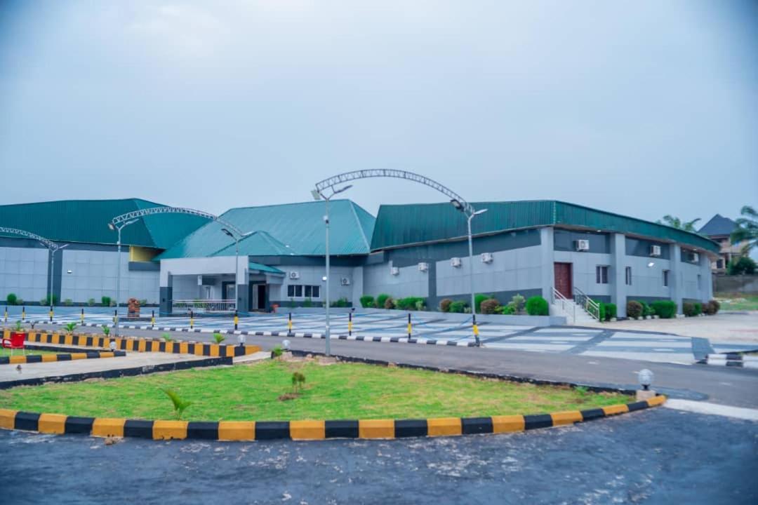 Murphy'S Mansion Resort Umuahia Kültér fotó