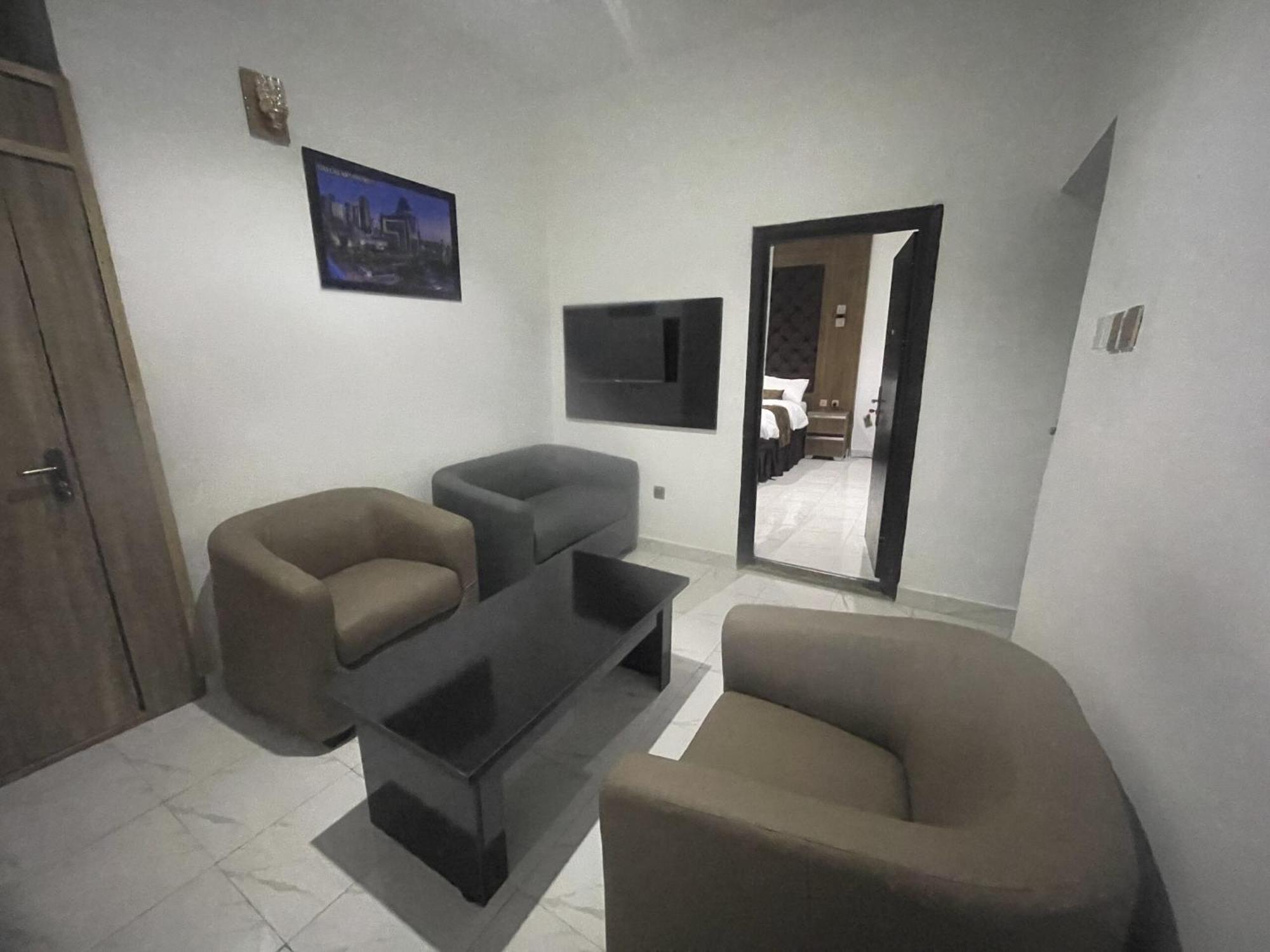 Murphy'S Mansion Resort Umuahia Kültér fotó